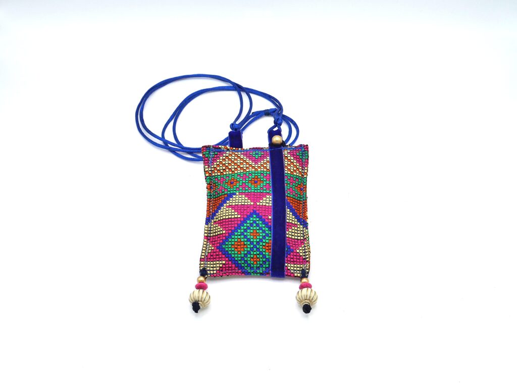 Collana Oriental C-75
